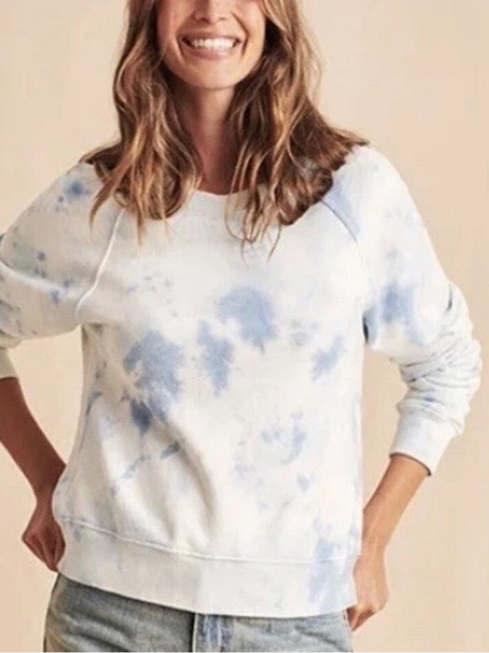 Faherty White and Light Blue Tie-Dye Pullover Sweatshirt